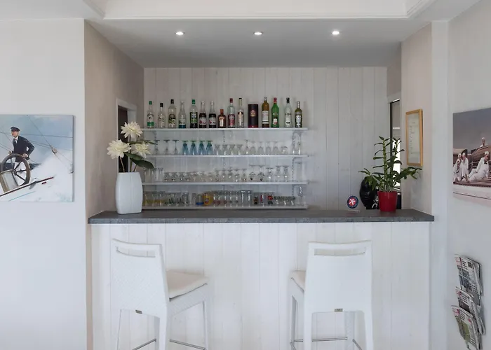 Hotel The Originals Miramar, Pontaillac