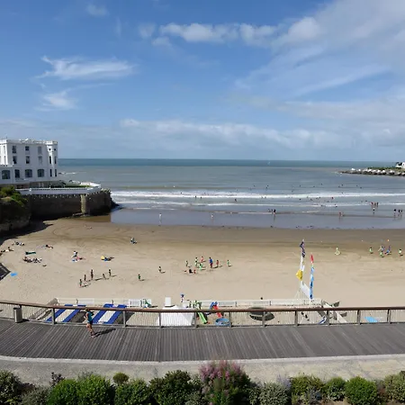 The Originals Miramar, Pontaillac 호텔 로양