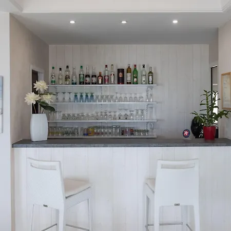 Hotel The Originals Miramar, Pontaillac