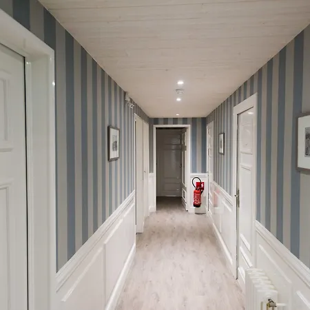 호텔 The Originals Miramar, Pontaillac 3*