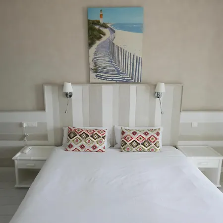 호텔 The Originals Miramar, Pontaillac 로양