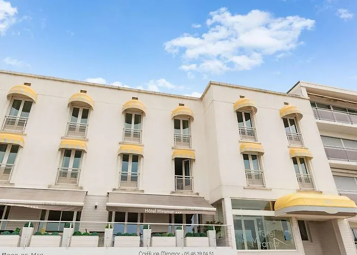 The Originals Miramar, Pontaillac 호텔 로양