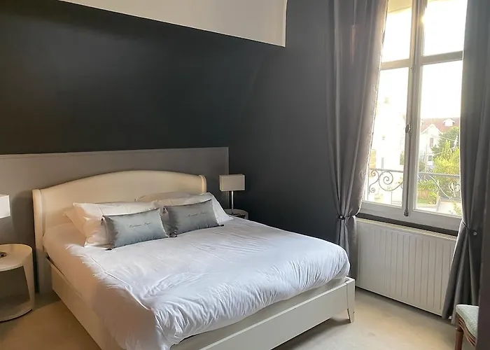 The Originals Miramar, Pontaillac 호텔 3*