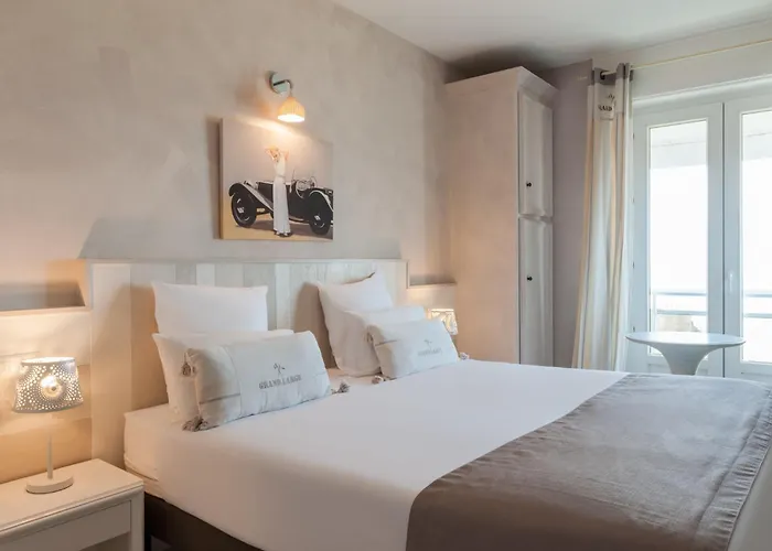 The Originals Miramar, Pontaillac 호텔 로양