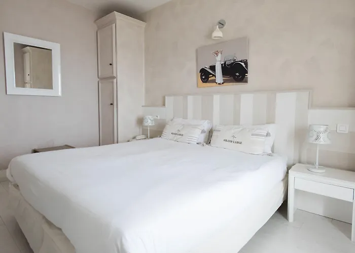 호텔 The Originals Miramar, Pontaillac 로양