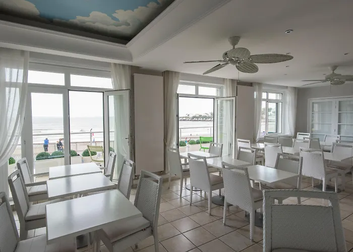 Hotel The Originals Miramar, Pontaillac Royan