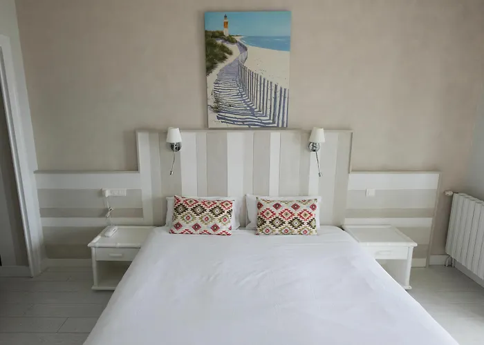 호텔 The Originals Miramar, Pontaillac 로양