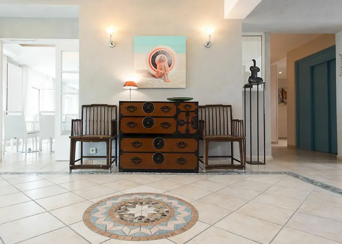 The Originals Miramar, Pontaillac 호텔 로양